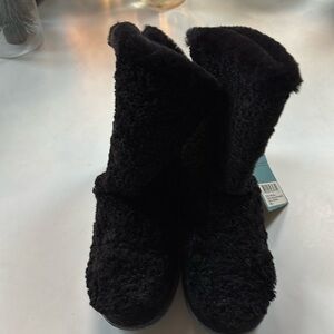 New Toms black faux plush shearling boots size 5